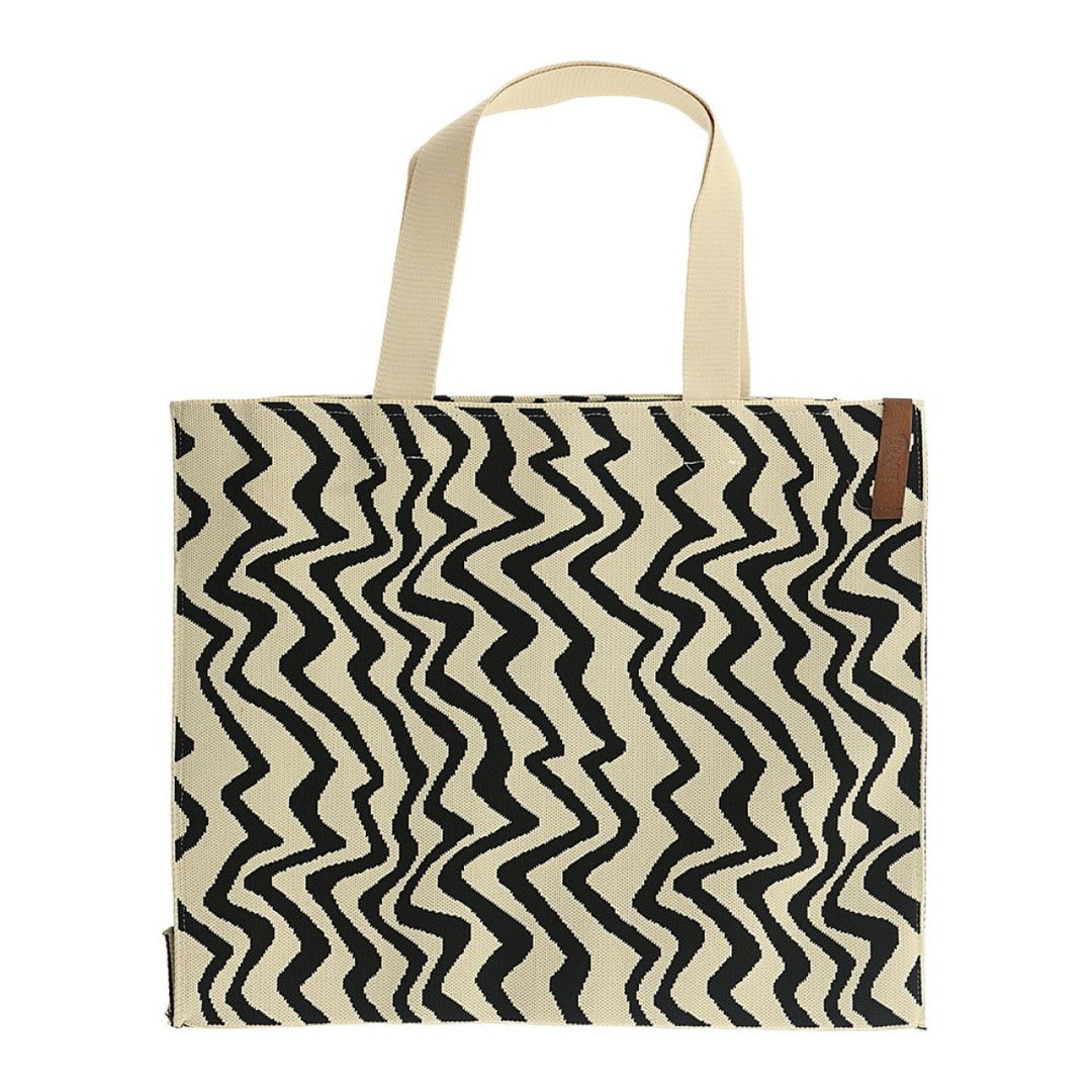 Lot83 Shopper Lara