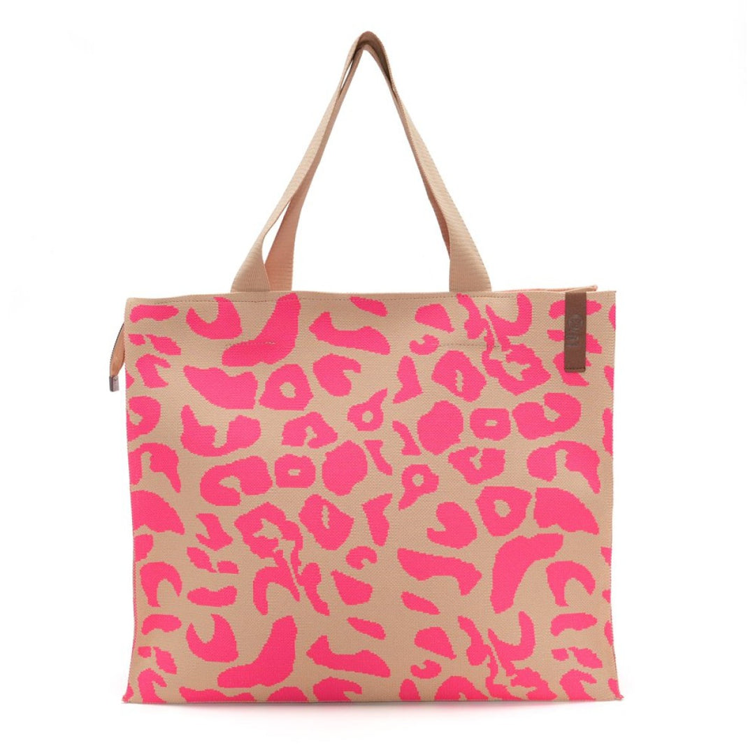 Lot83 Shopper Lara
