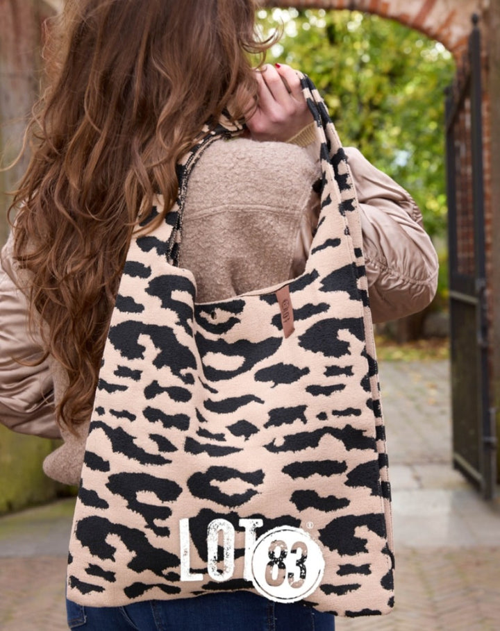 Lot83 Shopper Lois